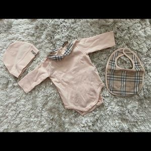 Girls Burberry Onesie set (size 3 months)